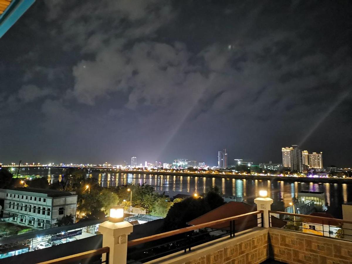 Pooltop Phnom Penh Luaran gambar