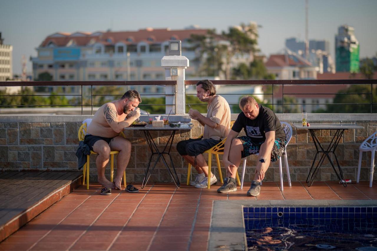 Pooltop Phnom Penh Luaran gambar