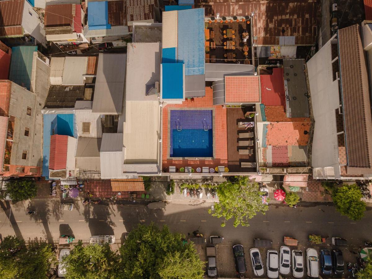 Pooltop Phnom Penh Luaran gambar